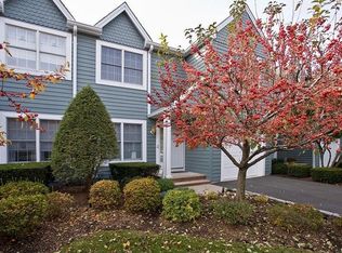 303 Barrister Ct #303, Wyckoff, NJ 07481