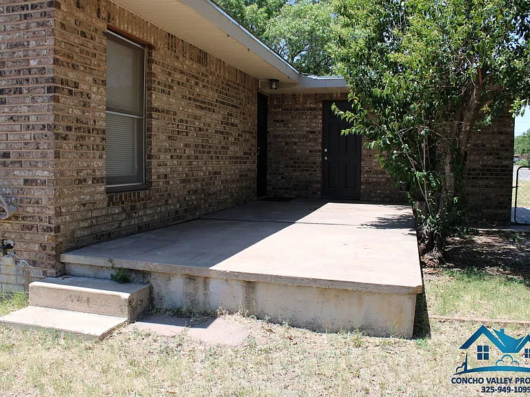 2401 W Harris Ave — Photo 12