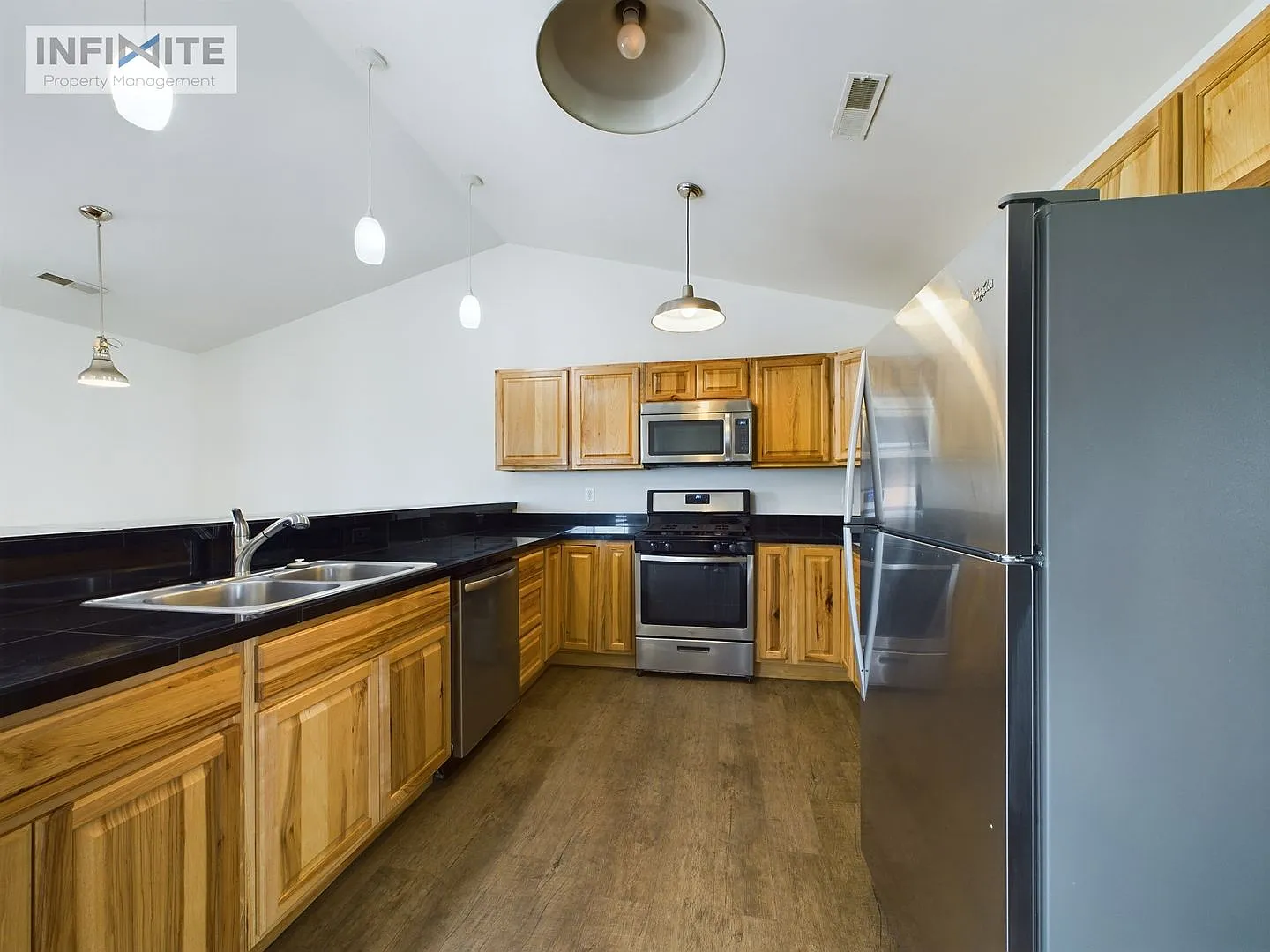 Spacious Remodeled 3 Bedroom Unit in Belgrade, MT!! — Photo 3