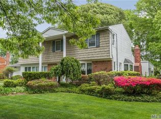 53 Woodview Ln, Centereach, NY 11720