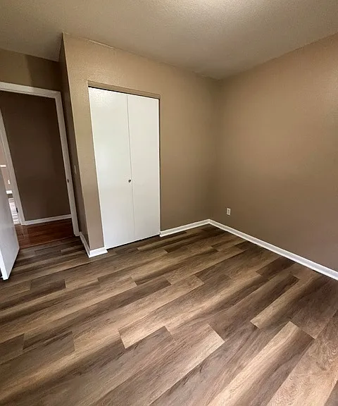 1785 Parkway Dr N — Photo 16