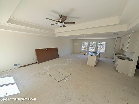 5th image of 407 Pierce Ln