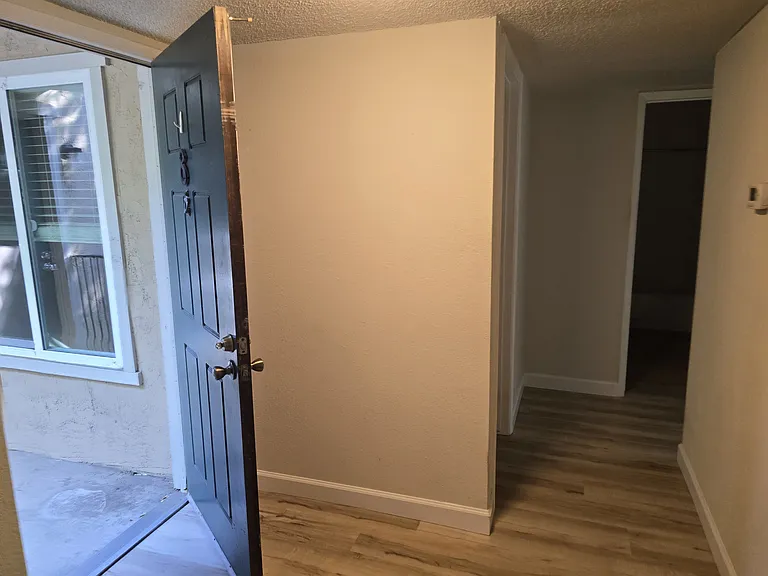 2300 G St — Photo 10