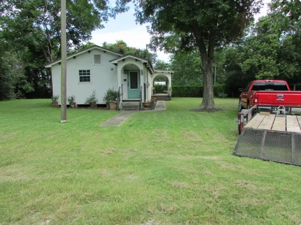 363 W Santa Fe St, Conroe, TX 77301