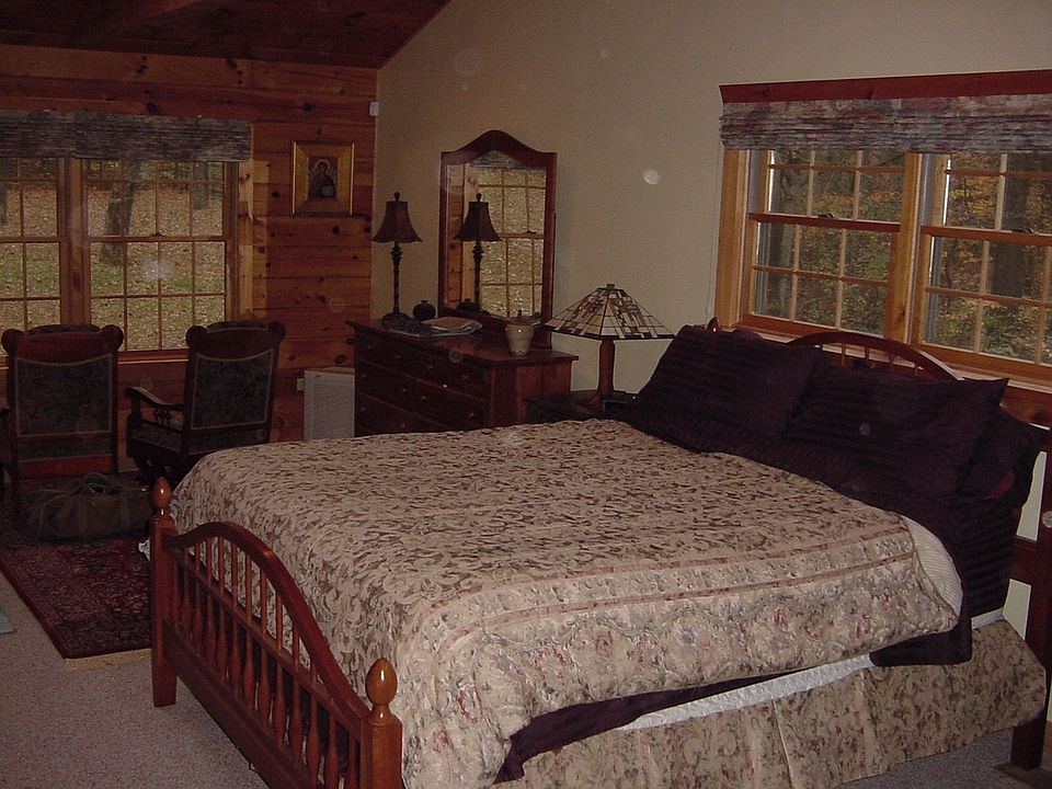 2nd image of 2370 Taylor Dr