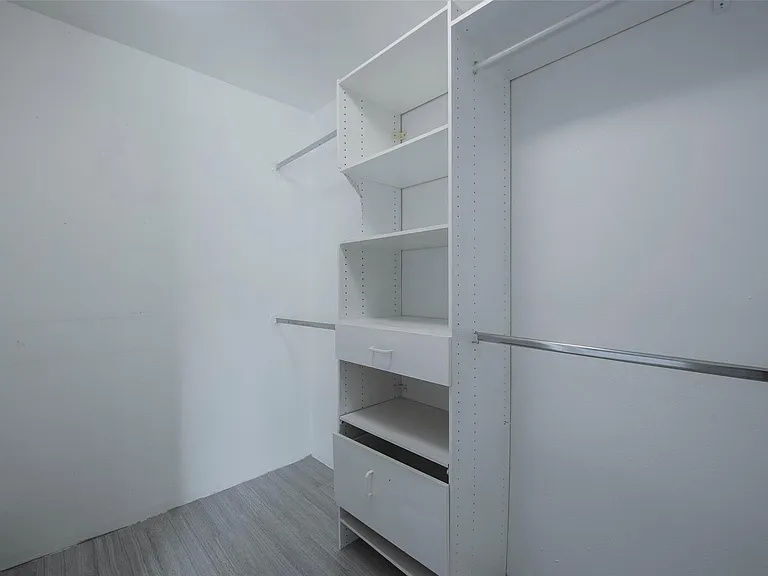 1208 Weyer St — Photo 26