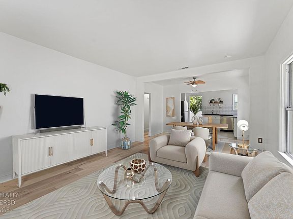 4th image of 4220 33rd St