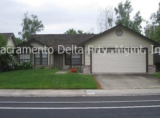 5150 Laguna Park Dr, Elk Grove, CA 95758