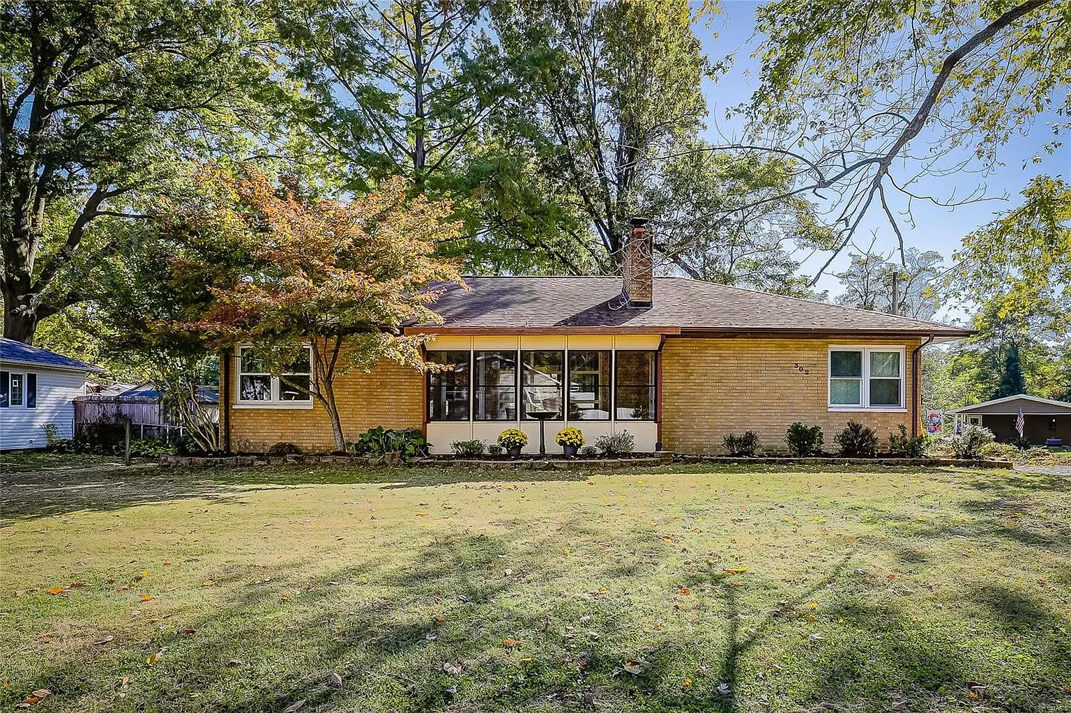 302 Ridgewood Dr photo 1