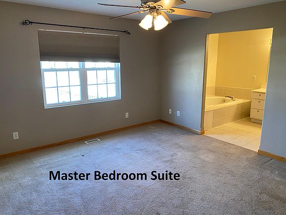 5th image of 1567 Surrey Dr