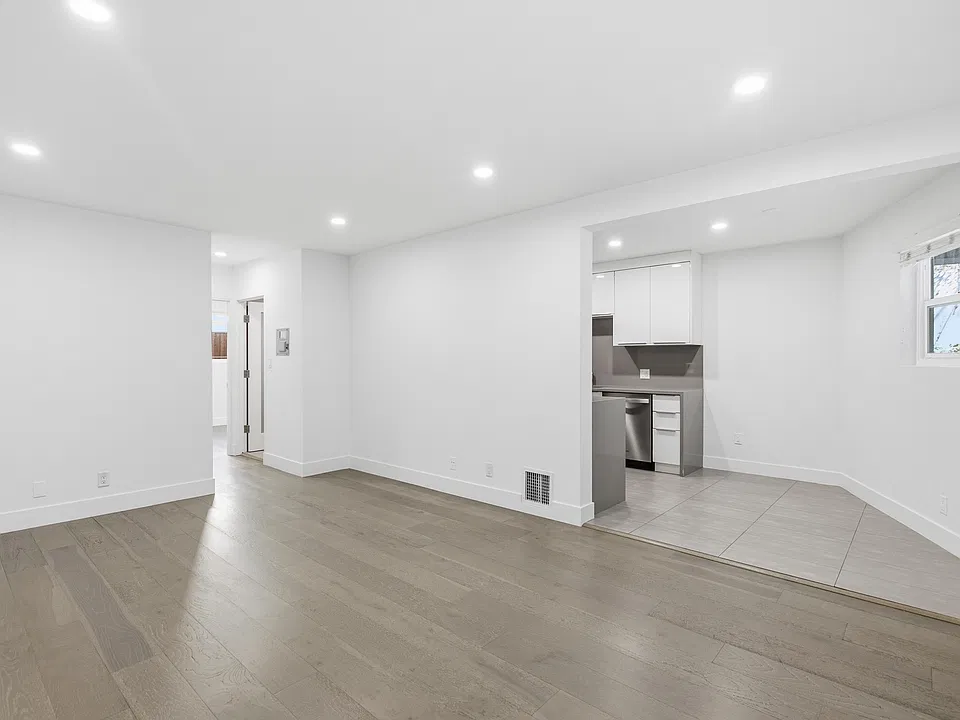 814 S Sherbourne Dr #3