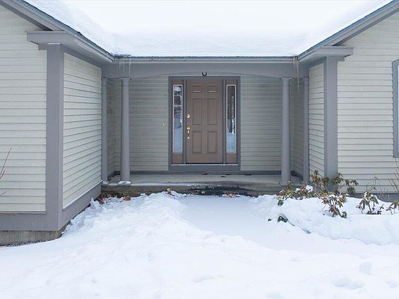 4th image of 63 Maple Ridge Drive