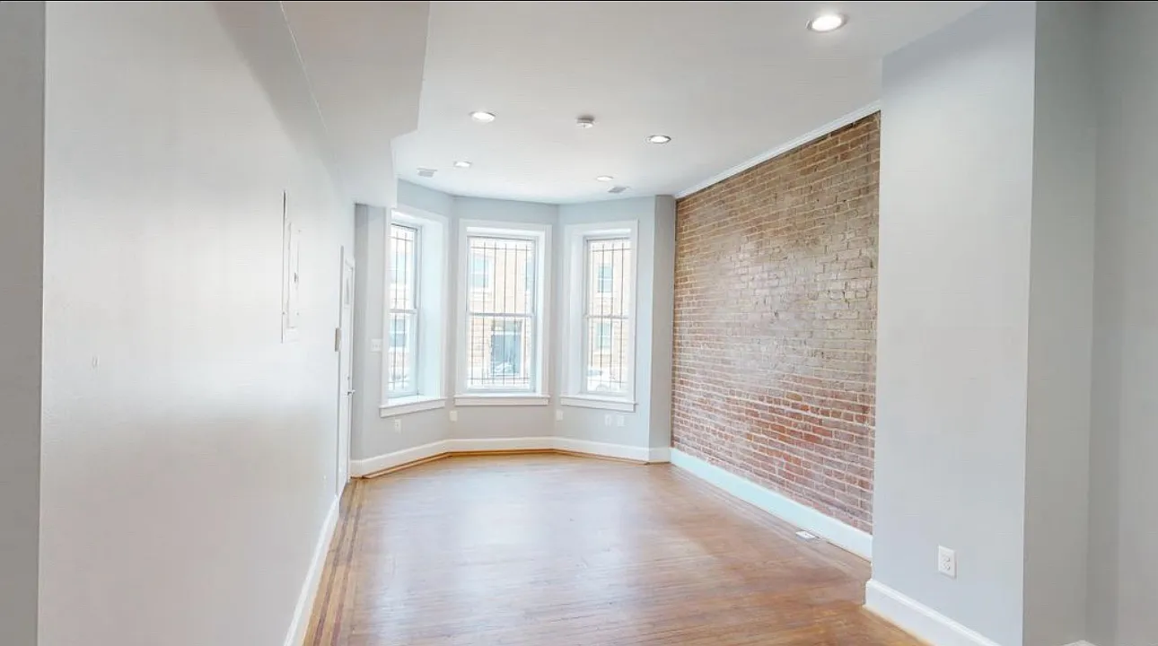 2 bed, 1100 sqft, $2,900 — Photo 1