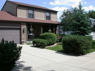 731 Bismark Ct, Elk Grove Village, IL 60007