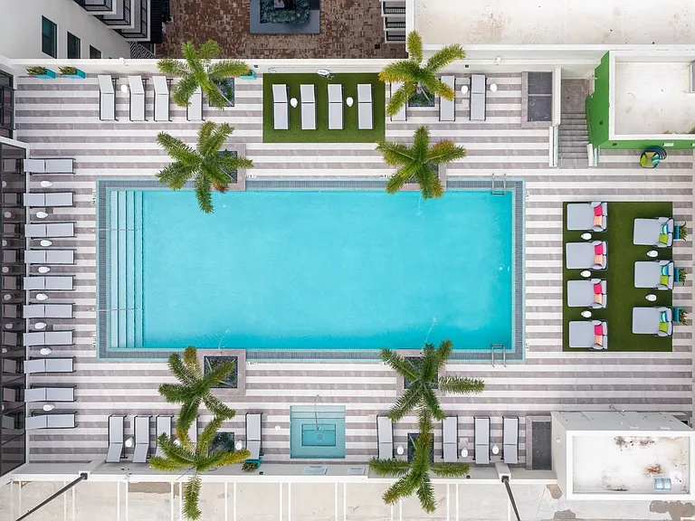 The amenity offering of Windsor Ludlam Trail has been tailored to serve all of your daily lifestyle needs.