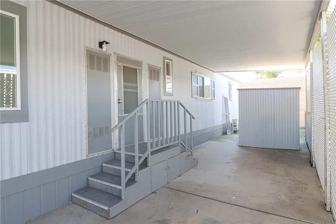Building Photo - 5001 W Florida Ave #129