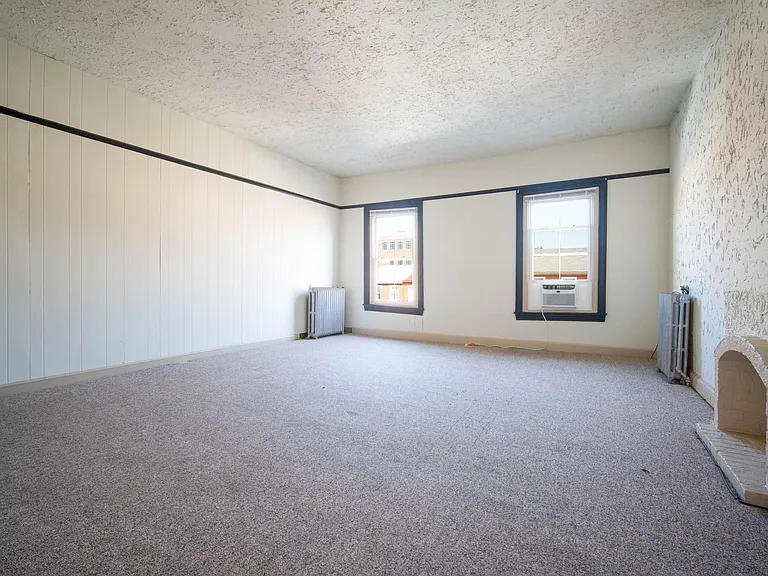 126 W Market St #4 — Photo 2
