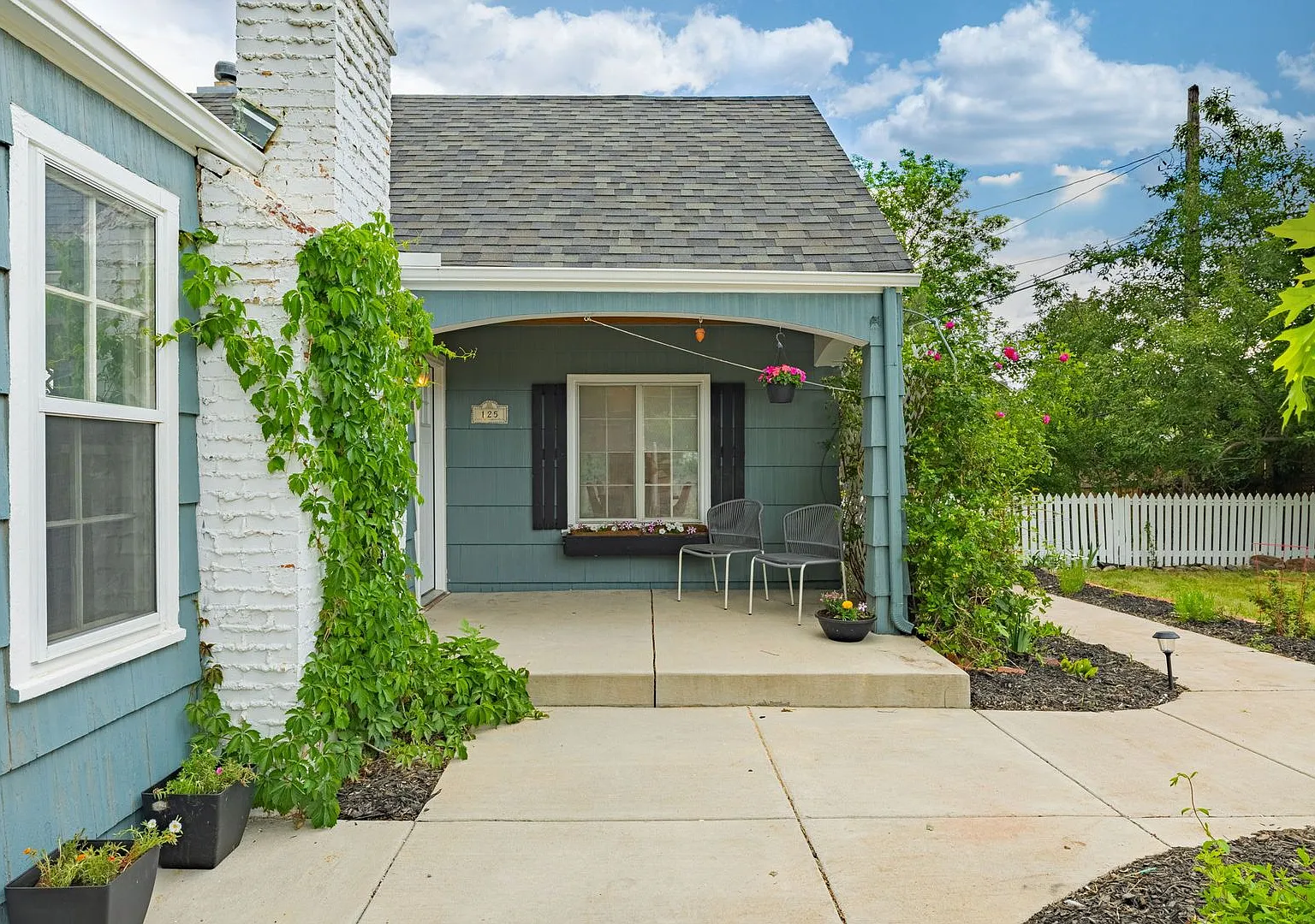 Beautifully Updated 5-Bedroom Rental Near The Broadmoor!! — Photo 3