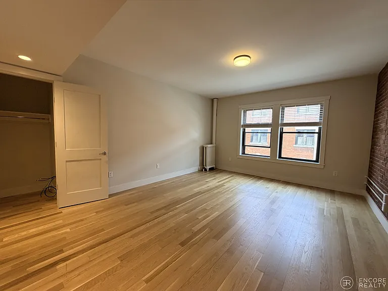 29 Longwood Ave #303 — Photo 7