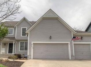 973 S Clearwater Creek Dr, Olathe, KS 66061
