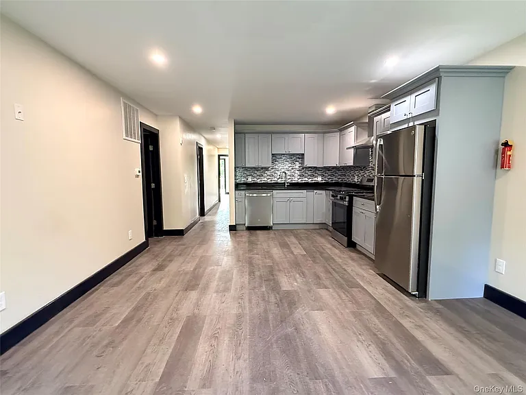 268 Carpenter Ave #1 — Photo 11