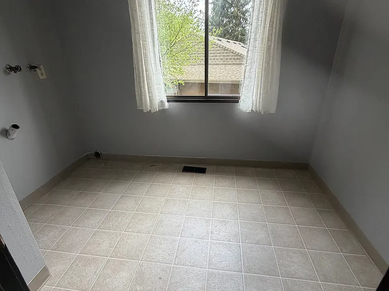 6403 NW Cherry St — Photo 24