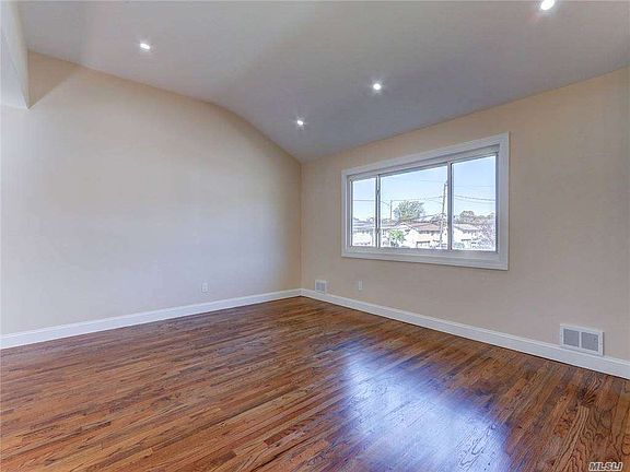 5th image of 73 Linda Ln