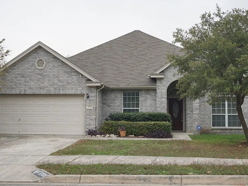 3769 Pebble Bch