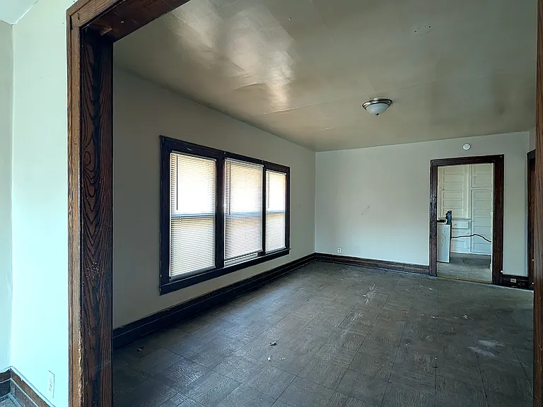 30 W Henry St — Photo 6