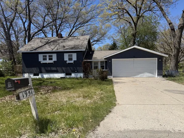 1951 Madison St, Muskegon, MI 49442