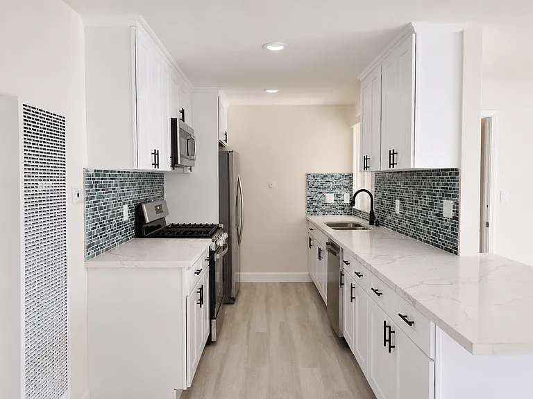 Westgate Apartments in Linda Vista — Photo 21