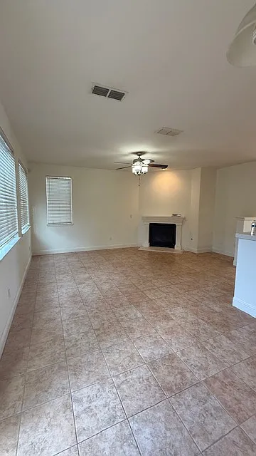 5 bed, 2291 sqft, $3,500 — Photo 4