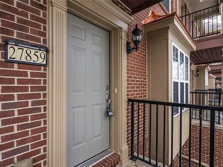 27859 Hopkins Dr — Photo 2