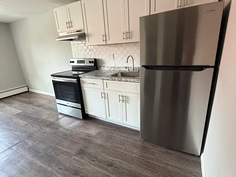 Garden Hill Apartments — Photo 7