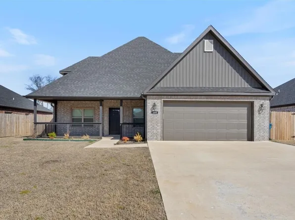 400 Ryder St, Gentry, AR 72734