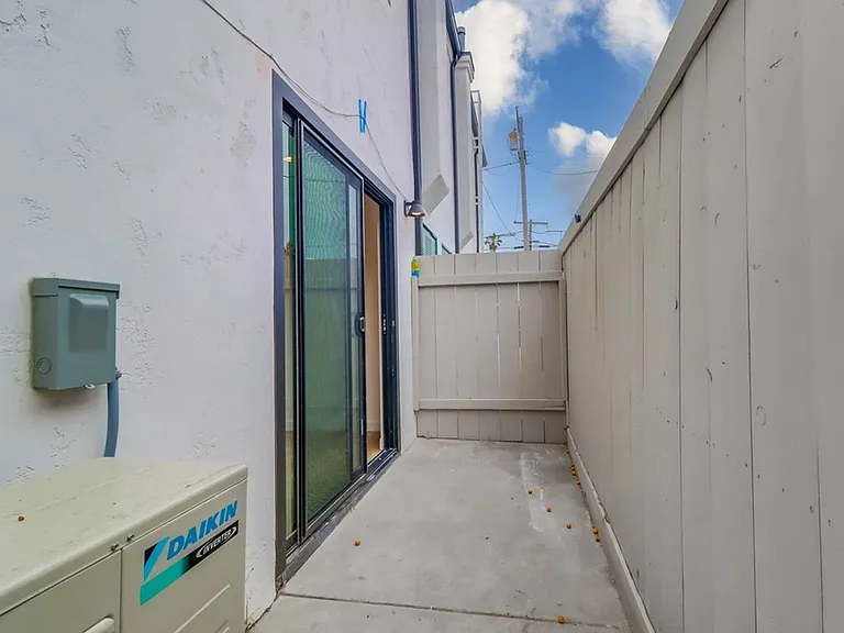 Beautifully Renovated Property perfectly situated between North Park and Normal Heights! — Photo 13