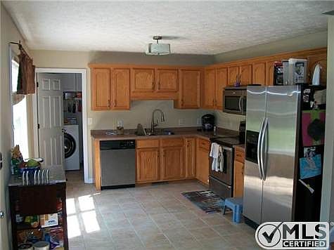 4th image of 3499 Hickory Glen Dr