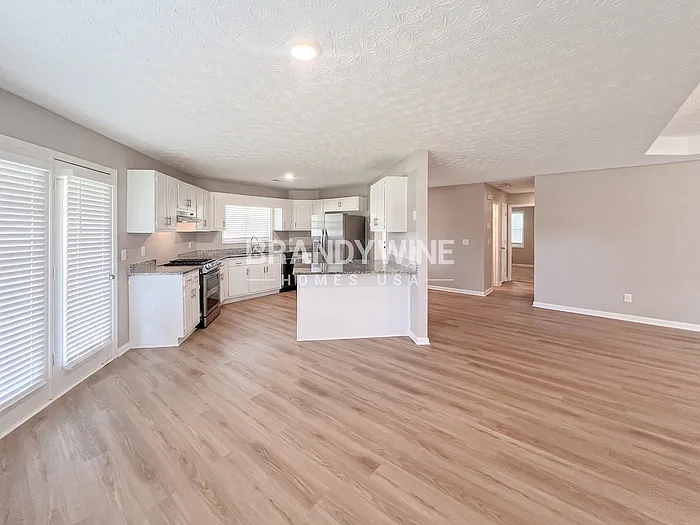 200 Falcon Ridge Dr — Photo 5