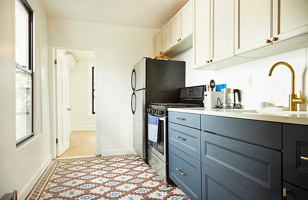 Rented by SPORN GROUP LLC | media 22