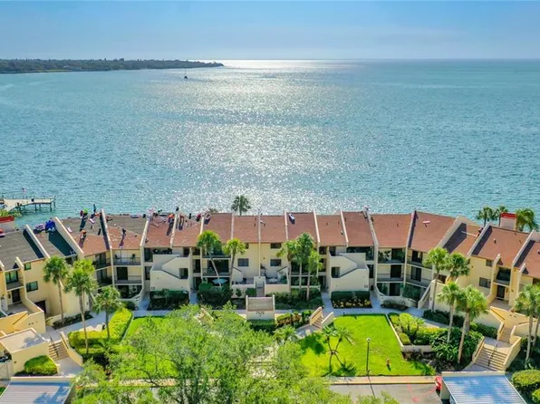 7520 Sunshine Skyway Ln S APT 111, Saint Petersburg, FL 33711