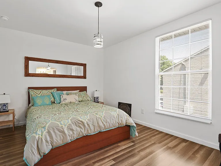 Golden Gate Townhomes — Photo 98