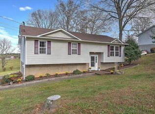 128 Deakins Estates Dr, Jonesborough, TN 37659