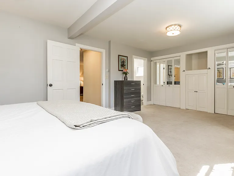 8 Roberts St — Photo 6