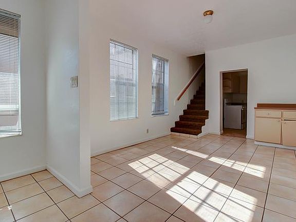 5th image of 2708 N Poplar Ave APT 4