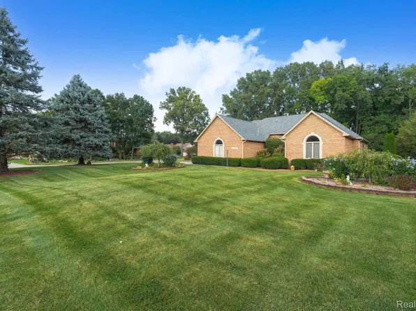 3785 Ranya Dr, Commerce Township, MI 48382