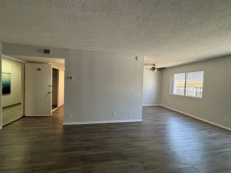 245 South Serrano Ave — Photo 30