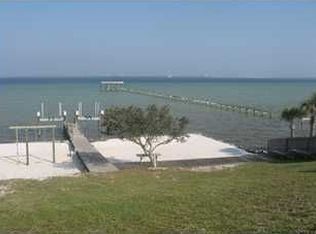 1 Country Club Rd, Shalimar, FL 32579