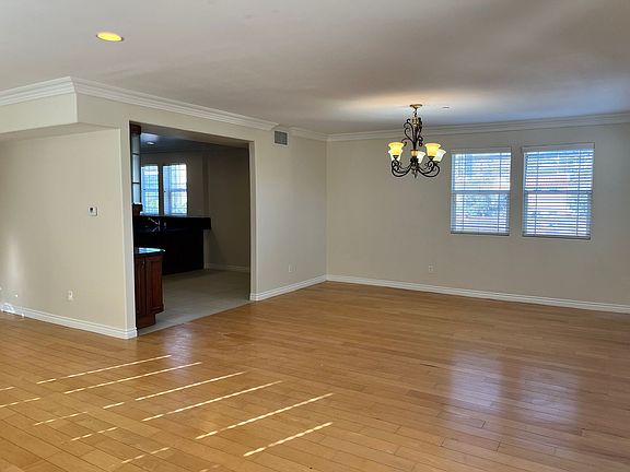 4th image of 531 N Louise St Unit 301