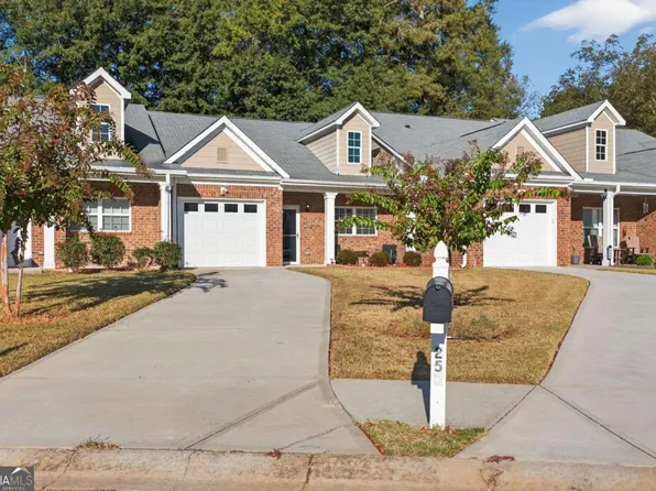 250 Rosenwald Ln, Hampton, GA 30228