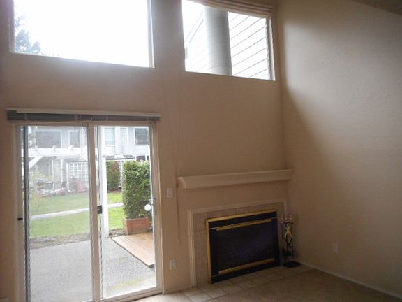 3rd image of 826 Pike St NE APT C6